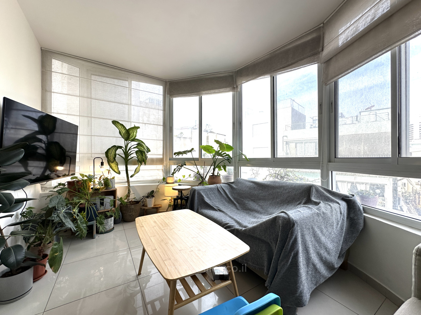 Apartamento 3 cômodos Tel Aviv Região marítima 232-IBL-4013