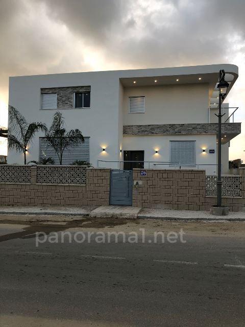 Casarão 7 cômodos Ascalão Barnea 233-IBL-1034