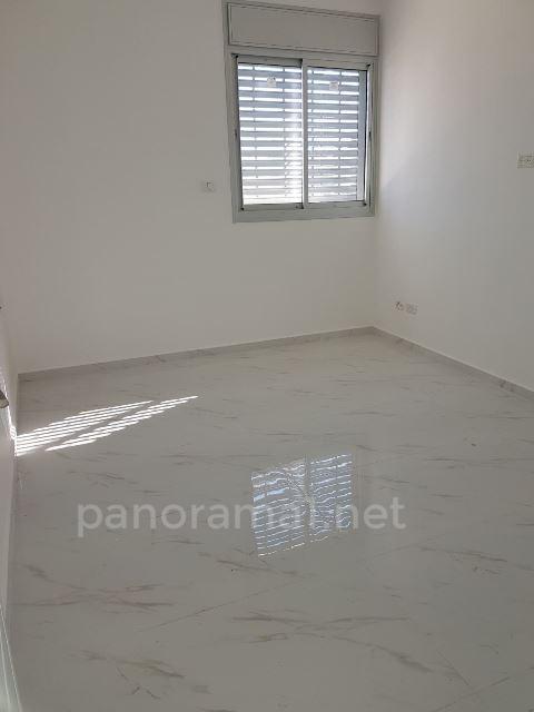 Casarão 7 cômodos Ascalão Barnea 233-IBL-1034