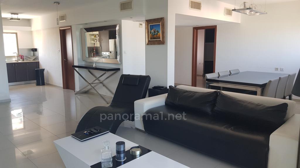 Apartamento 4 cômodos Ascalão Barnea 233-IBL-1142