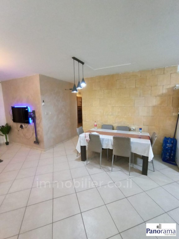 Apartamento 4 cômodos Ascalão Neve Ilan 233-IBL-1192