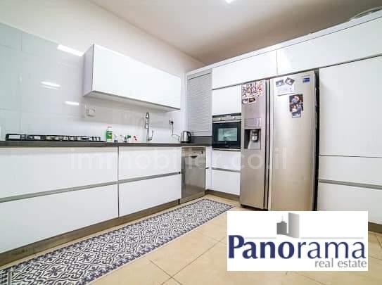 Apartamento 5 cômodos Ascalão Barnea 233-IBL-1251