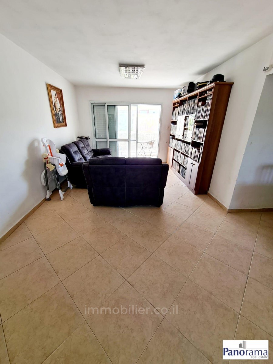 Apartamento 4 cômodos Ascalão Neve Dkalim 233-IBL-1305