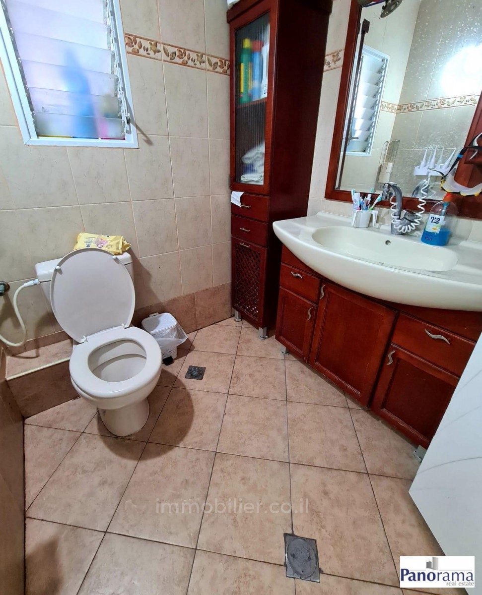 Apartamento 4 cômodos Ascalão Neve Dkalim 233-IBL-1305