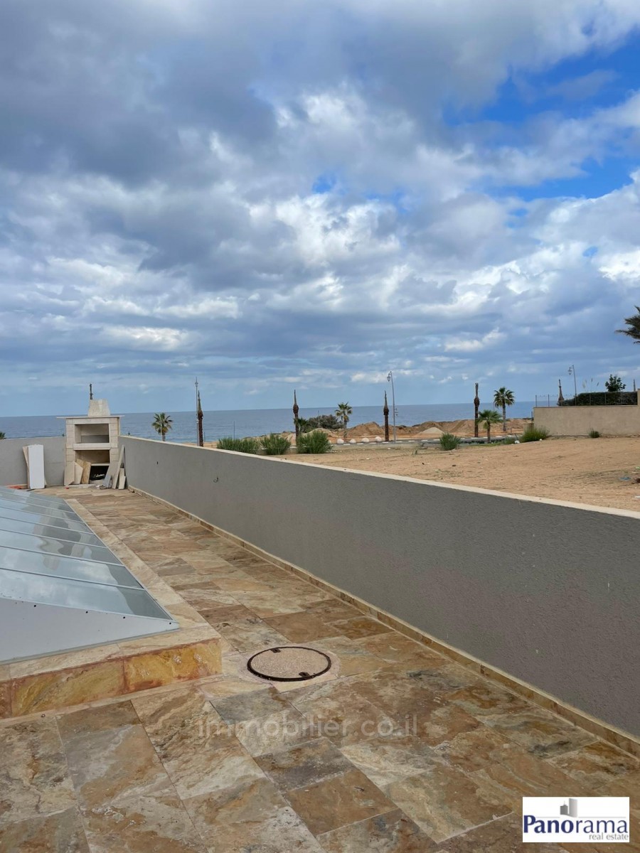 Casarão 6 cômodos Ascalão Barnea 233-IBL-1307