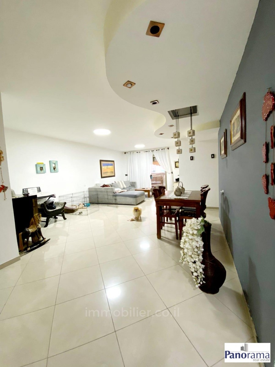 Apartamento 4 cômodos Ascalão Barnea 233-IBL-1313