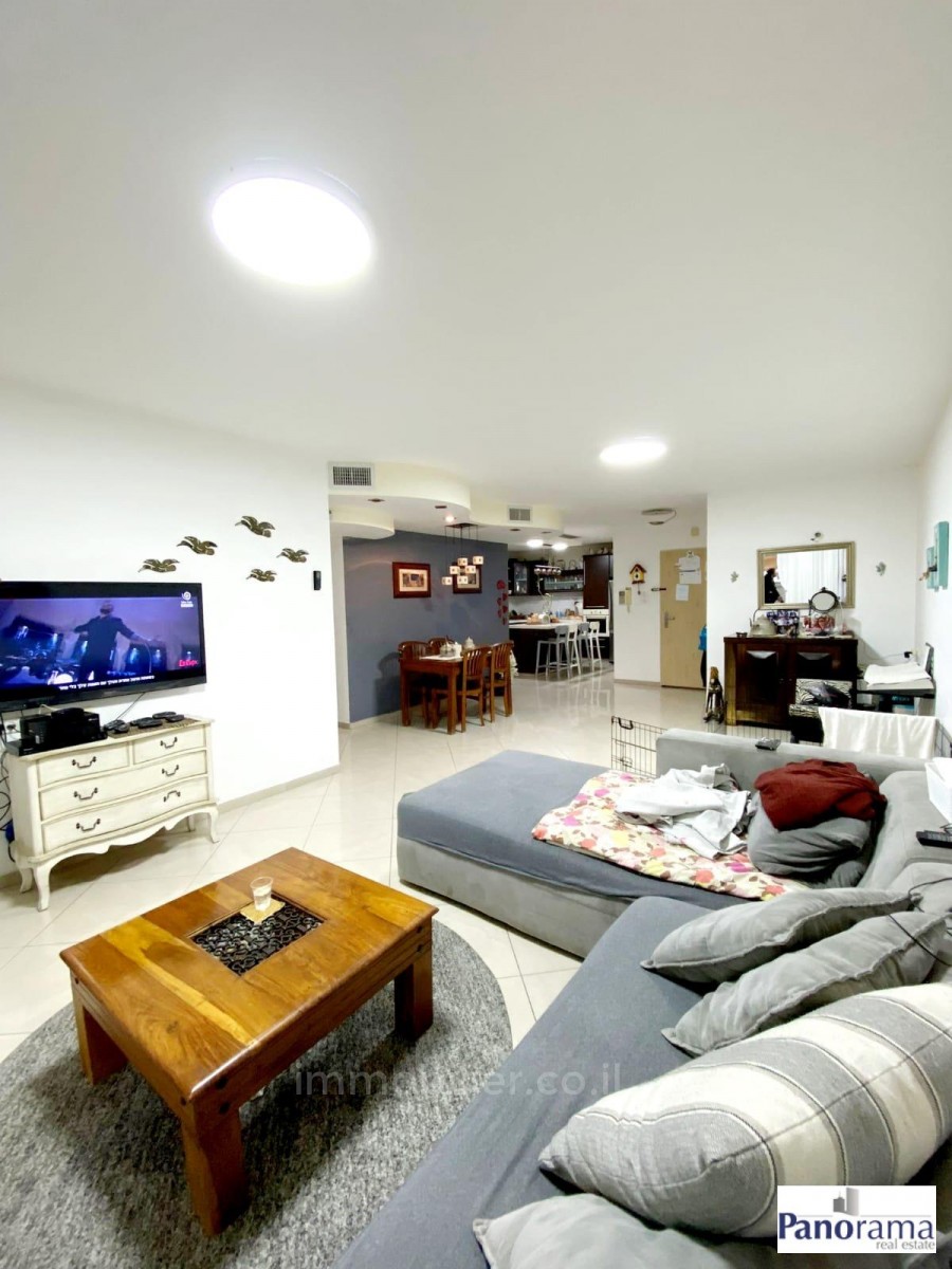 Apartamento 4 cômodos Ascalão Barnea 233-IBL-1313