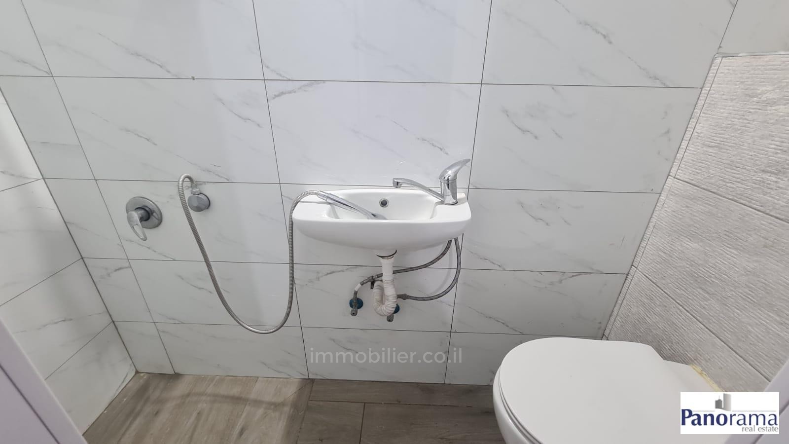 Apartamento 4 cômodos Ascalão Afridar 233-IBL-1336
