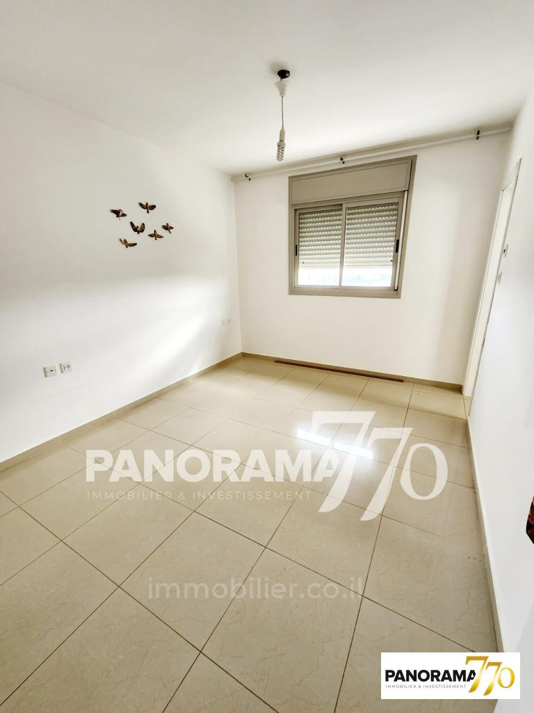 Apartamento 5 cômodos Ascalão Afridar 233-IBL-1377