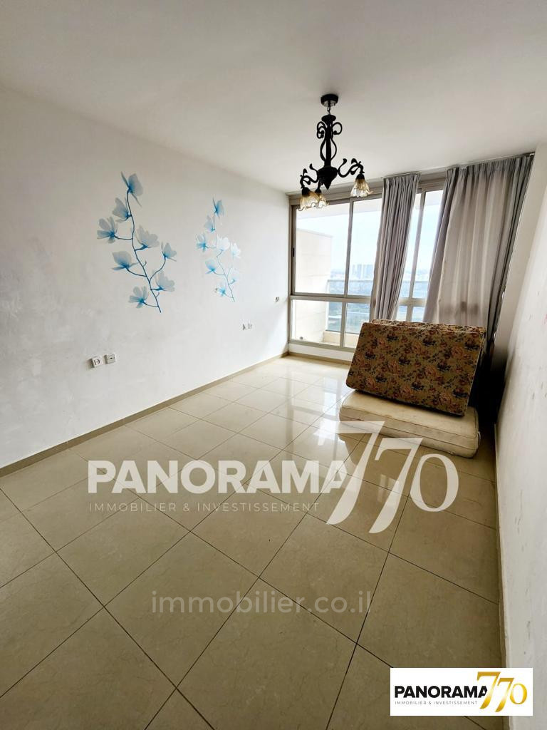 Apartamento 5 cômodos Ascalão Afridar 233-IBL-1377