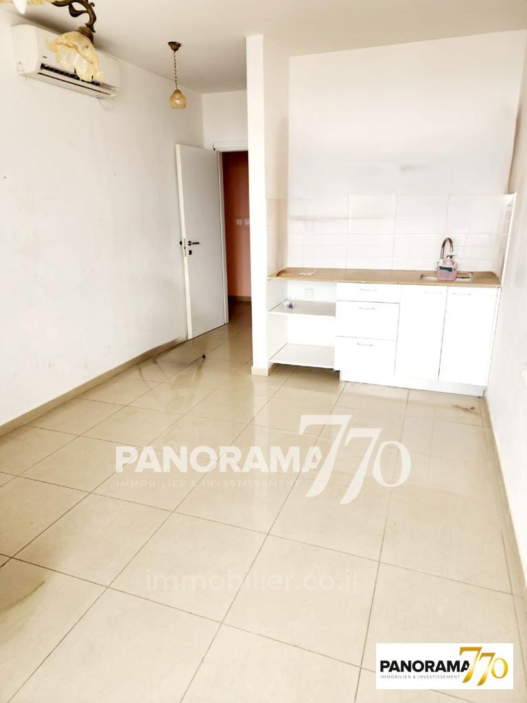 Apartamento 5 cômodos Ascalão Afridar 233-IBL-1377
