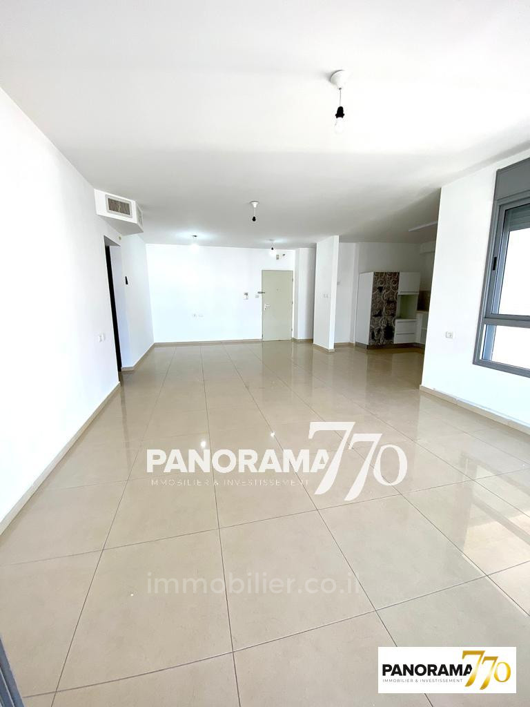 Apartamento 5 cômodos Ascalão Barnea 233-IBL-1379