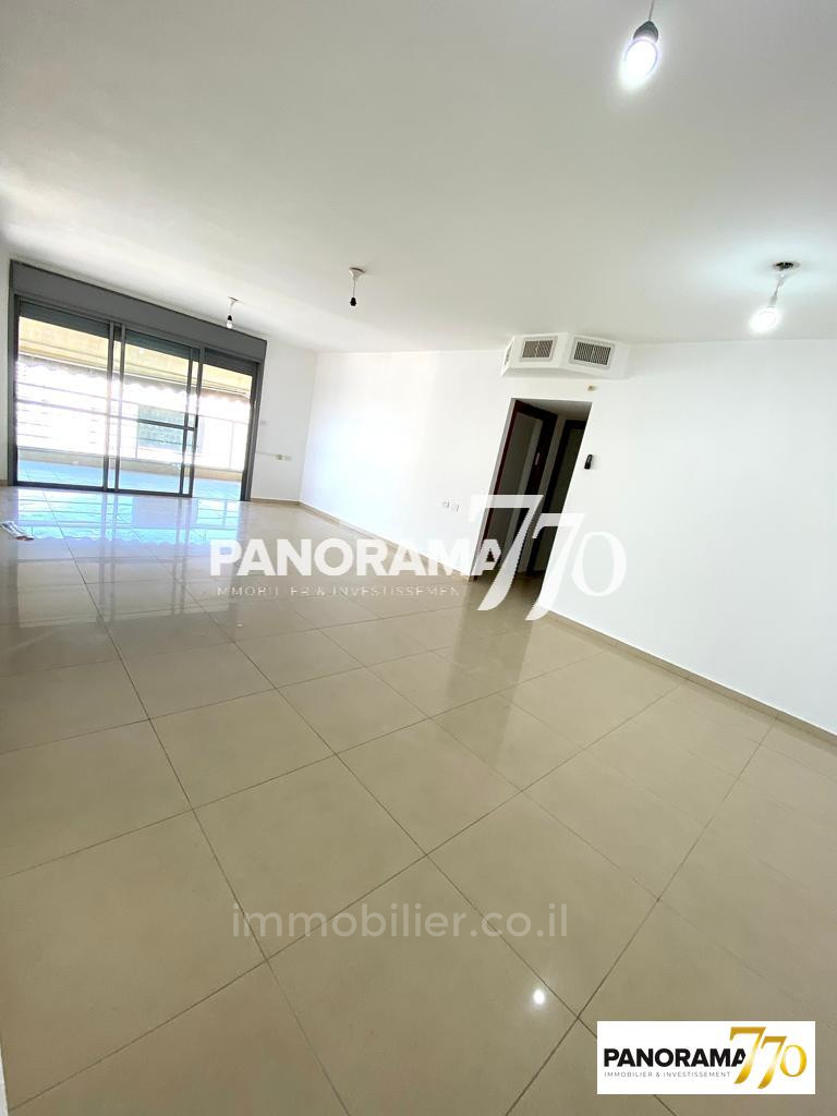 Apartamento 5 cômodos Ascalão Barnea 233-IBL-1379