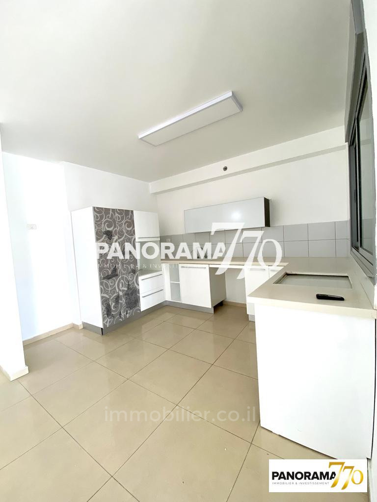 Apartamento 5 cômodos Ascalão Barnea 233-IBL-1379
