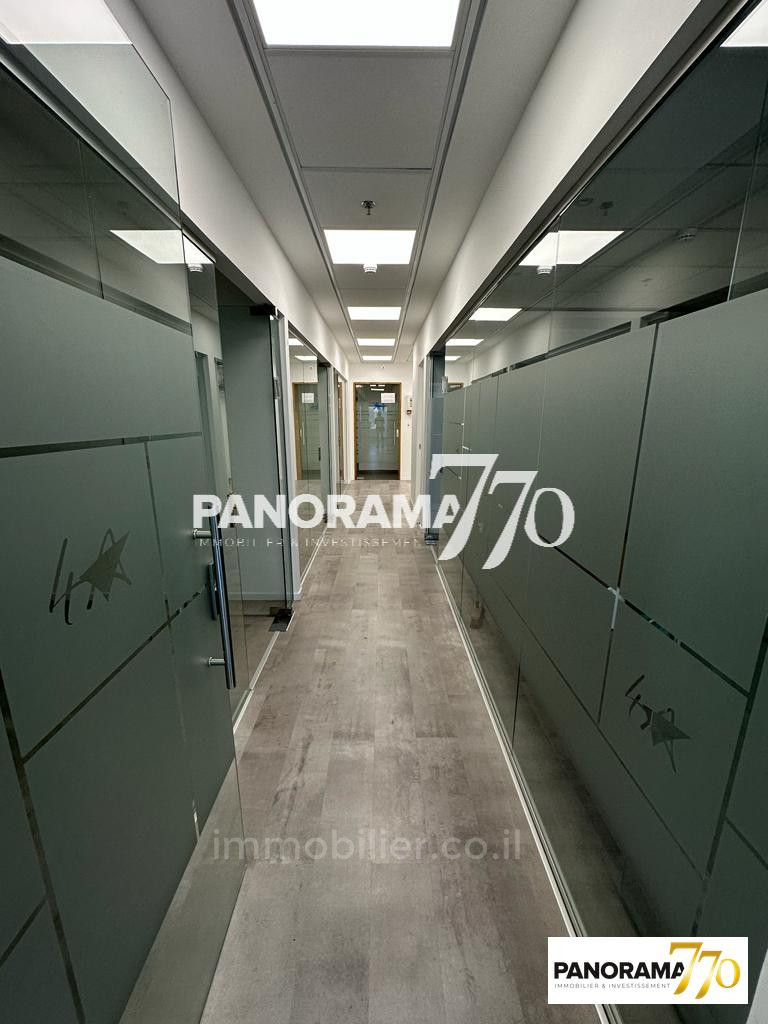 Escritórios 7 cômodos Ashdod  233-IBL-1381