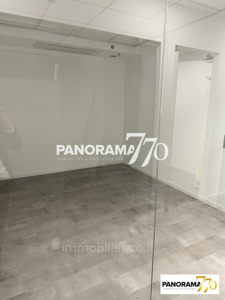 Escritórios 7 cômodos Ashdod  233-IBL-1381