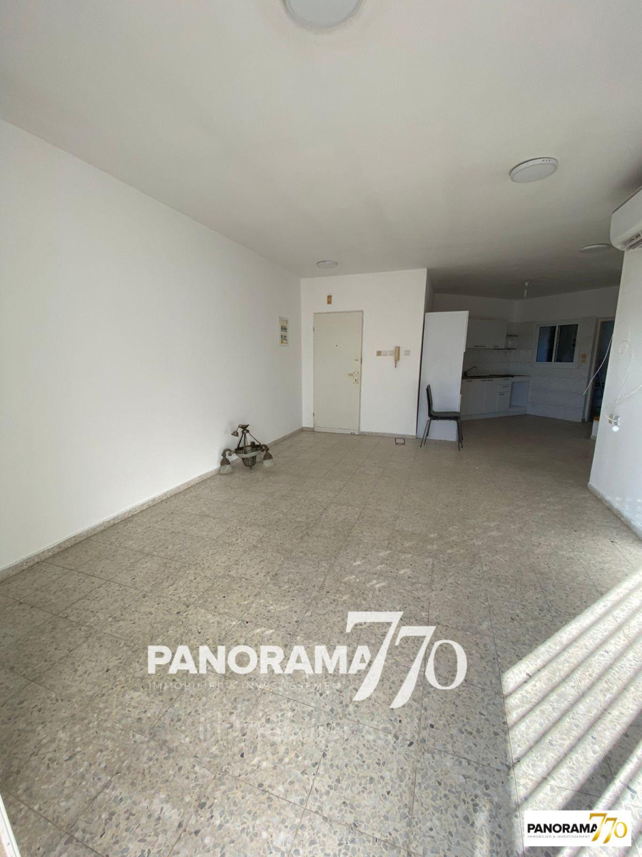 Apartamento 4 cômodos Ascalão Afridar 233-IBL-1393