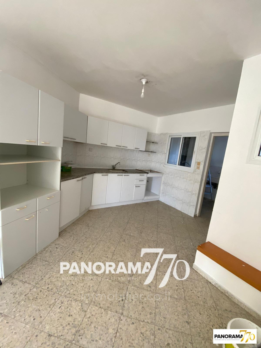 Apartamento 4 cômodos Ascalão Afridar 233-IBL-1393
