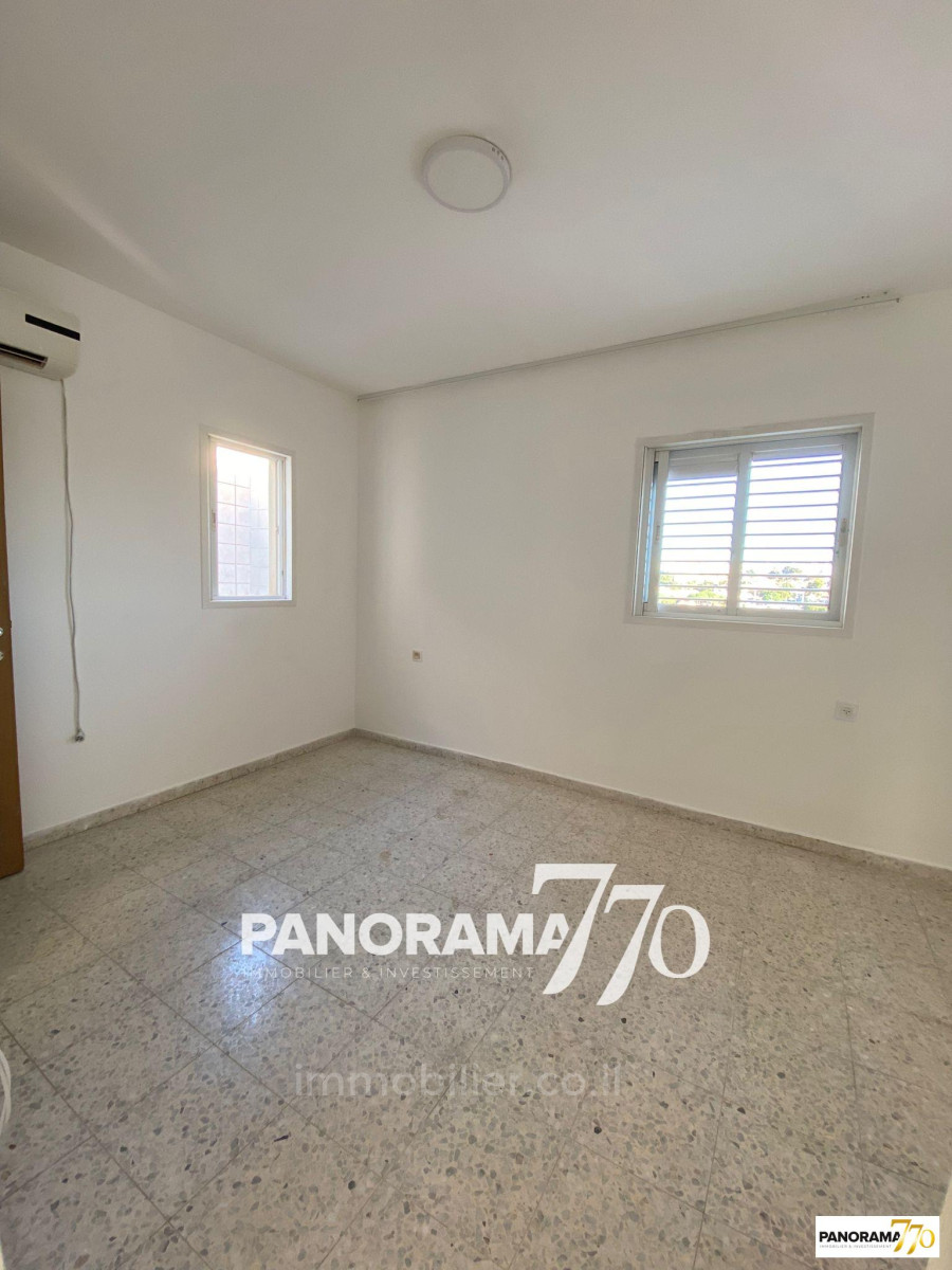Apartamento 4 cômodos Ascalão Afridar 233-IBL-1397