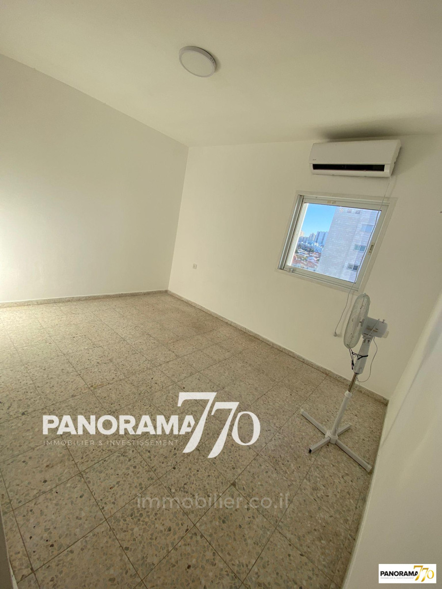 Apartamento 4 cômodos Ascalão Afridar 233-IBL-1397