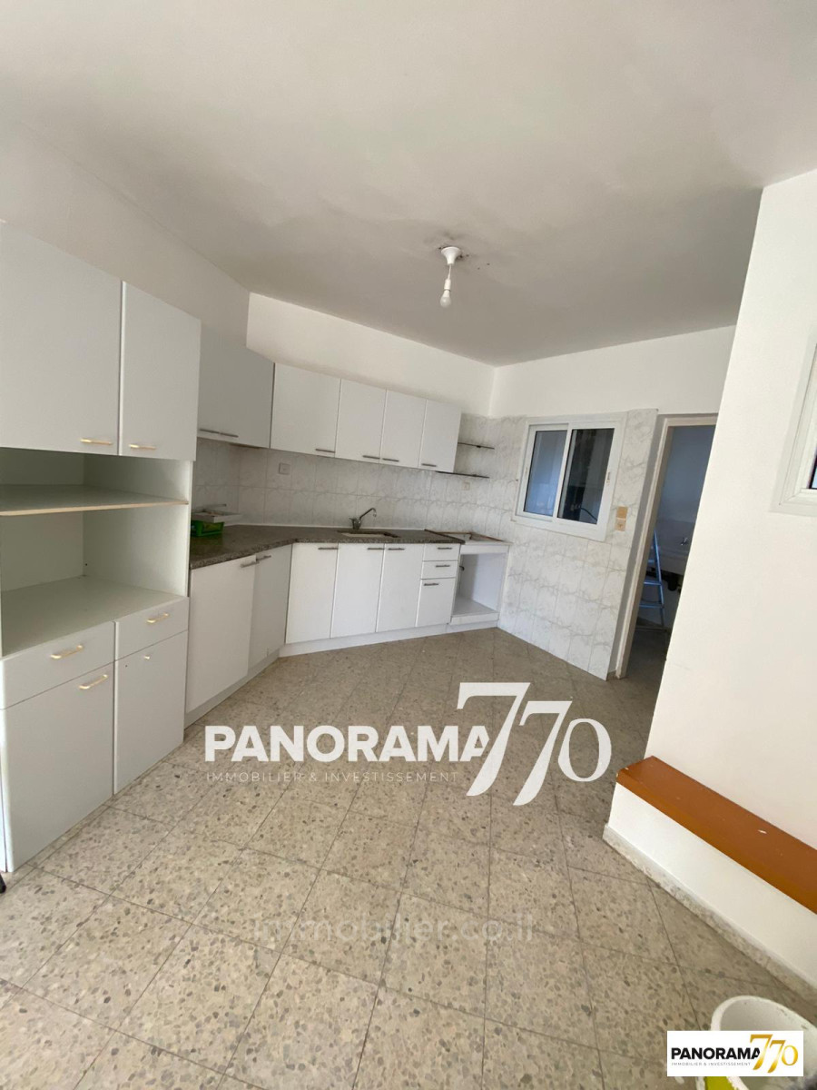 Apartamento 4 cômodos Ascalão Afridar 233-IBL-1397