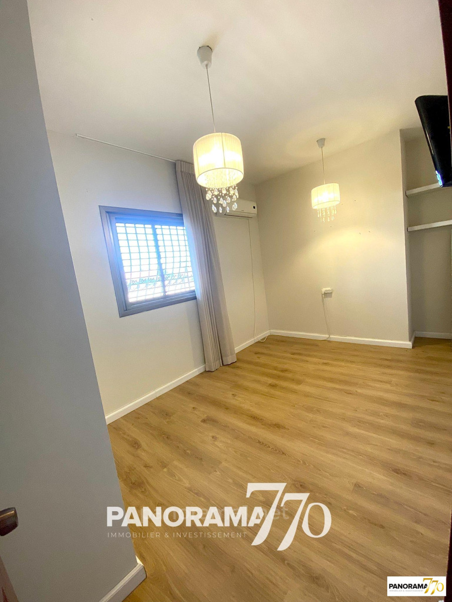 Casarão 6 cômodos Ascalão Barnea 233-IBL-1434