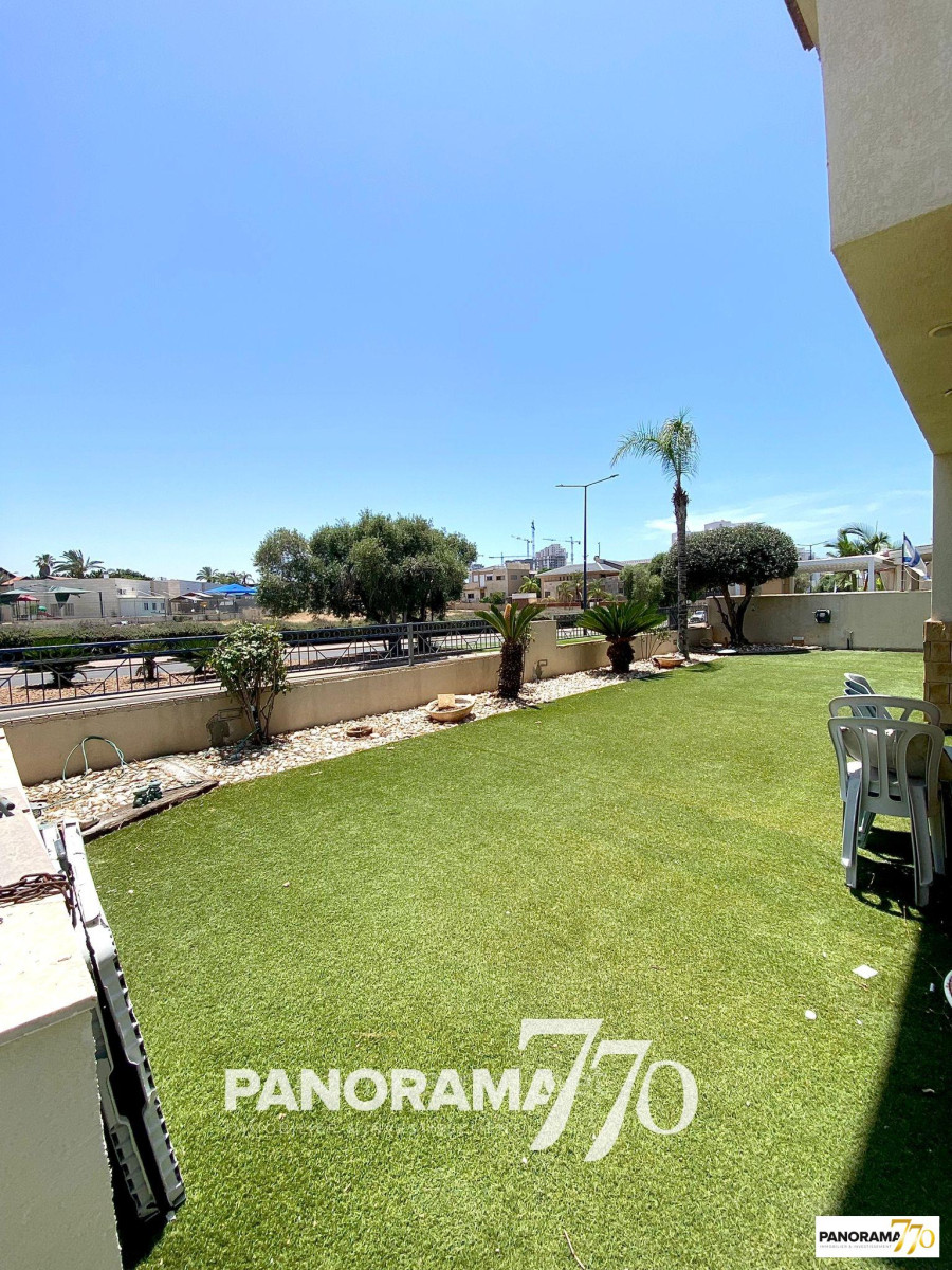 Casarão 6 cômodos Ascalão Barnea 233-IBL-1434