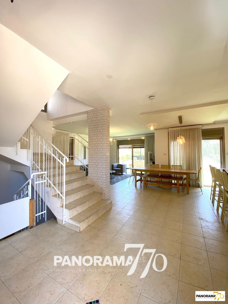 Casarão 6 cômodos Ascalão Barnea 233-IBL-1434