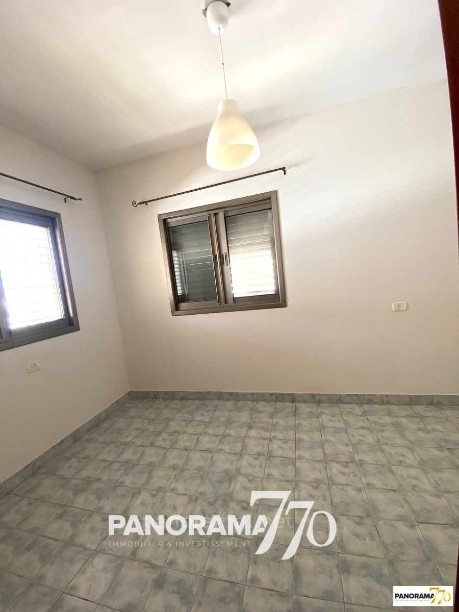 Casarão 6 cômodos Ascalão Barnea 233-IBL-1434