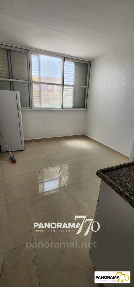 Casarão 2 cômodos Ascalão Atikot 233-IBL-1443