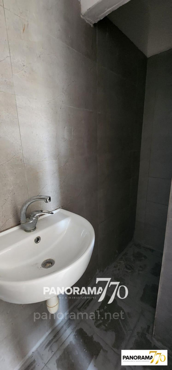 Casarão 2 cômodos Ascalão Atikot 233-IBL-1443