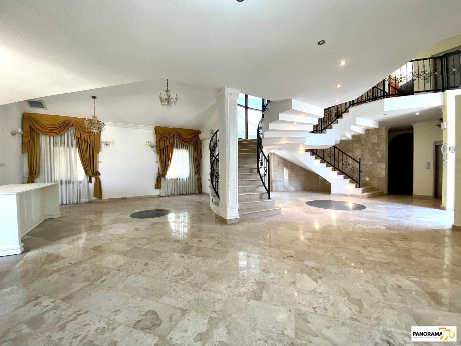 Casarão 7.5 cômodos Ascalão Barnea 233-IBL-1450