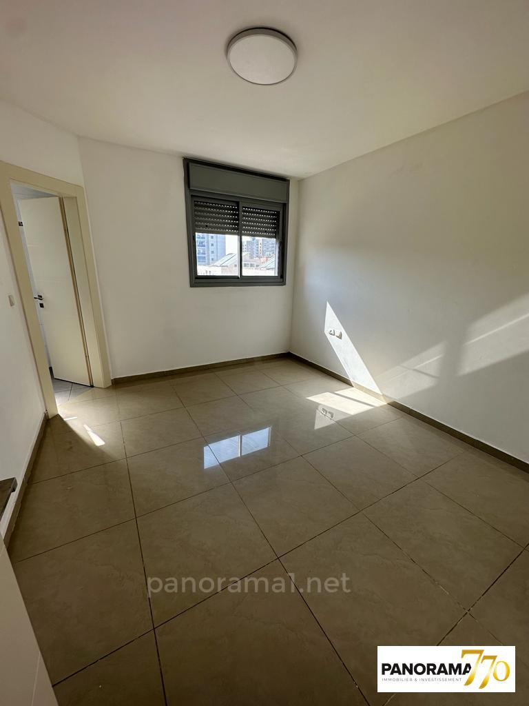 Apartamento 4 cômodos Ascalão Barnea 233-IBL-1488