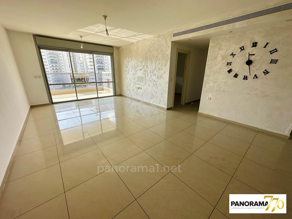 Apartamento 4 cômodos Ascalão Barnea 233-IBL-1488