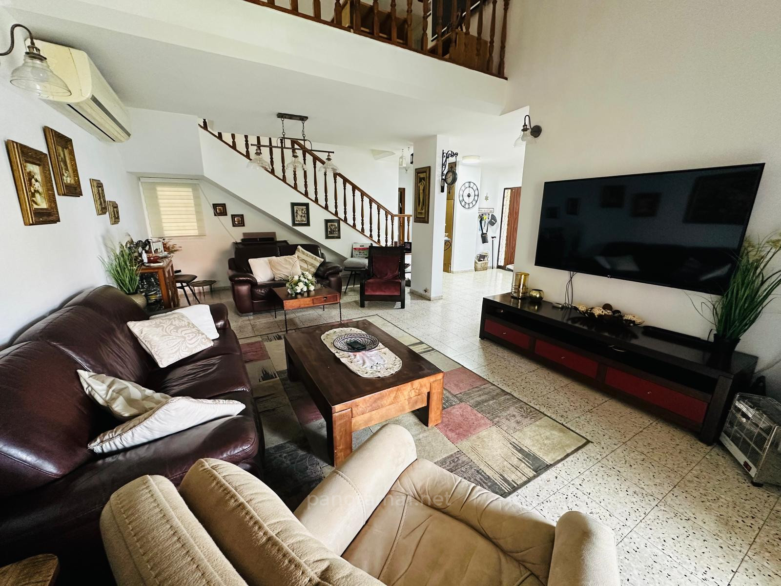 Casarão 6 cômodos Ascalão Neot 233-IBL-1575