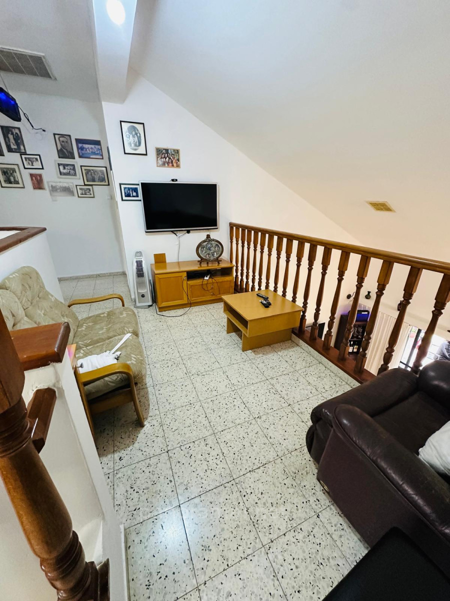 Casarão 6 cômodos Ascalão Neot 233-IBL-1575