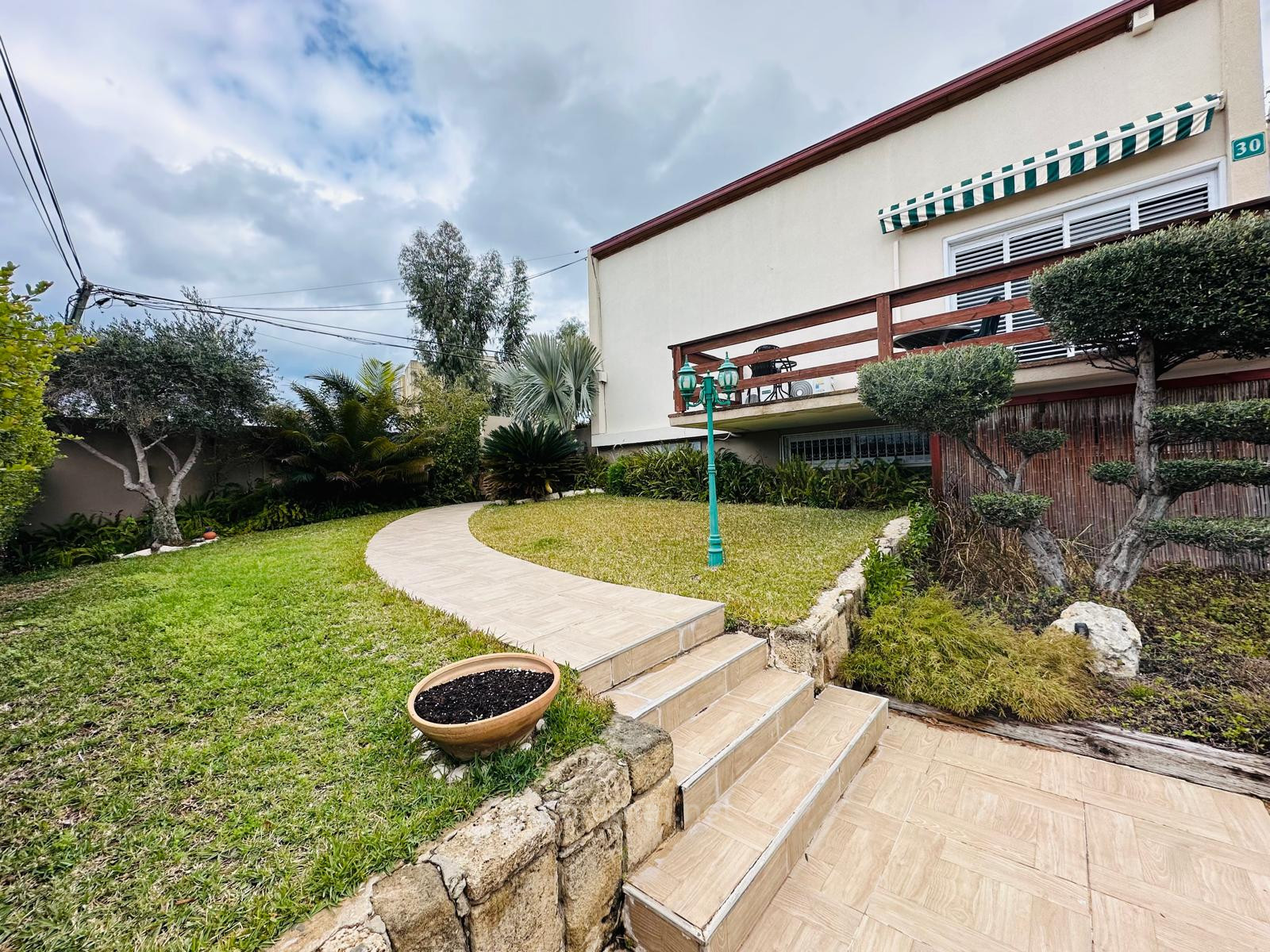 Casarão 6 cômodos Ascalão Afridar 233-IBL-1580