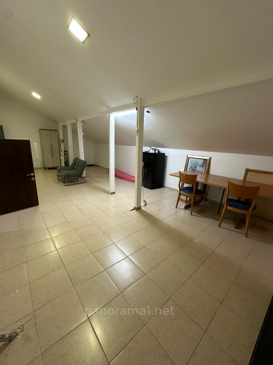 Casarão 8 cômodos Ascalão Barnea 233-IBL-1581