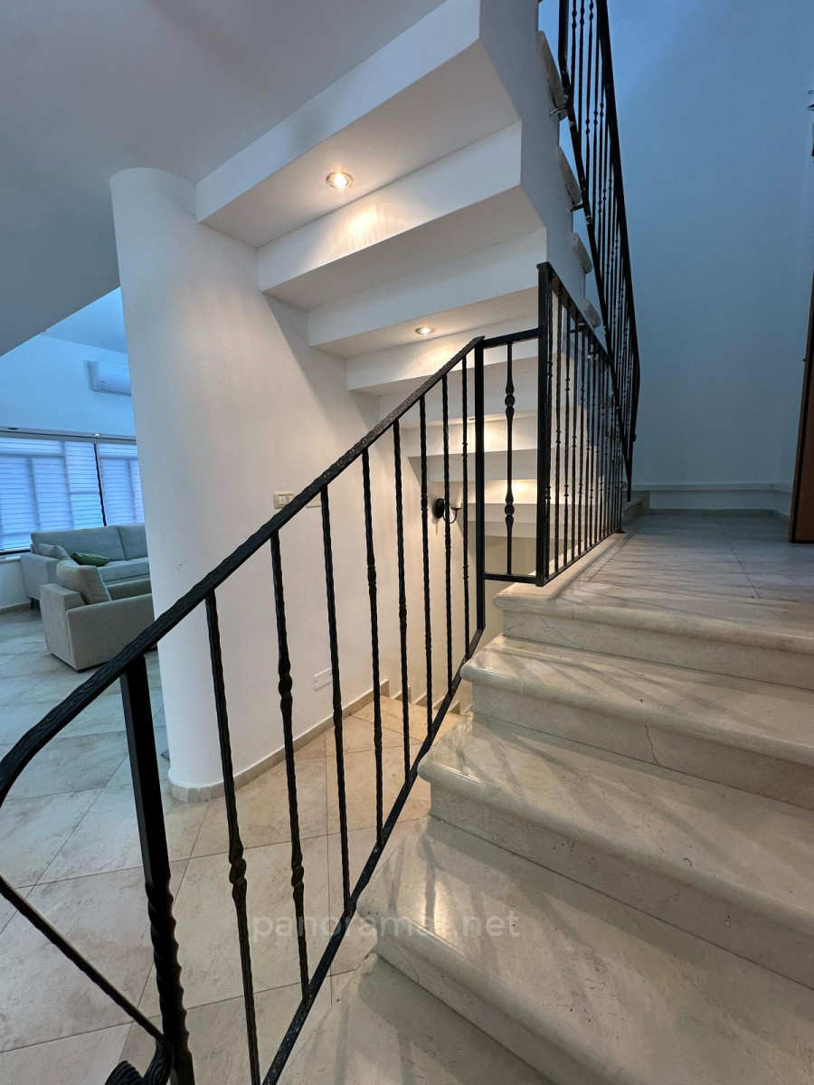 Casarão 8 cômodos Ascalão Barnea 233-IBL-1581