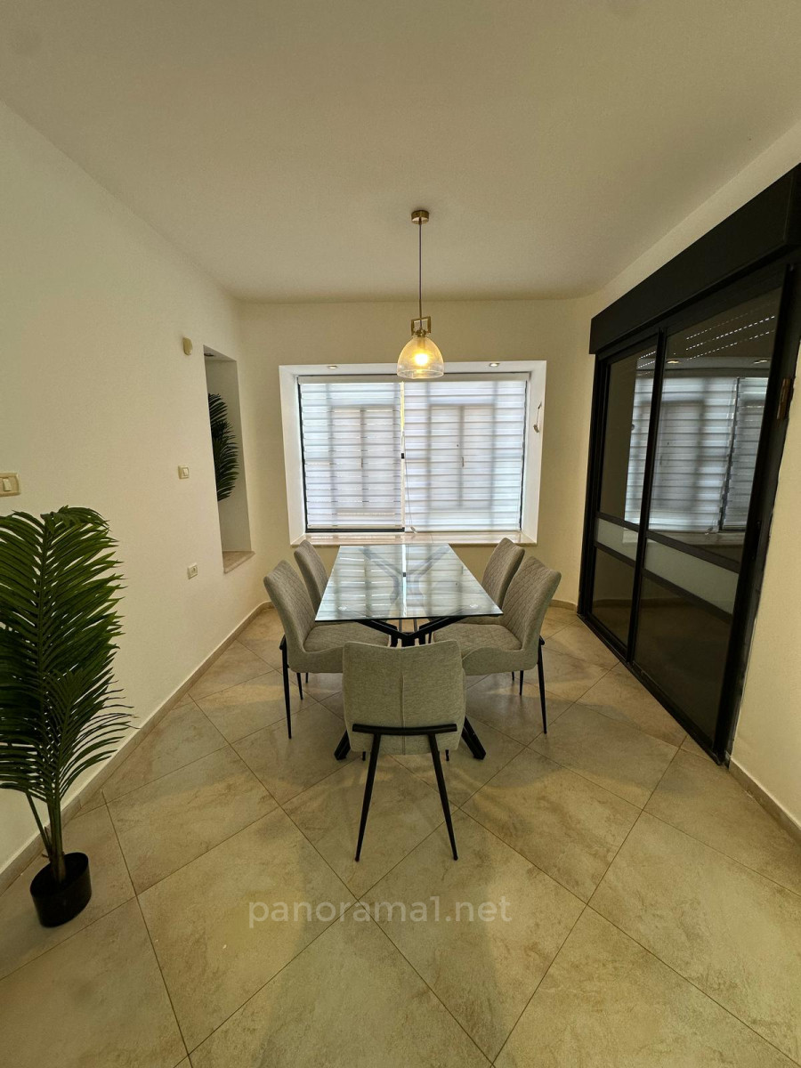 Casarão 8 cômodos Ascalão Barnea 233-IBL-1581