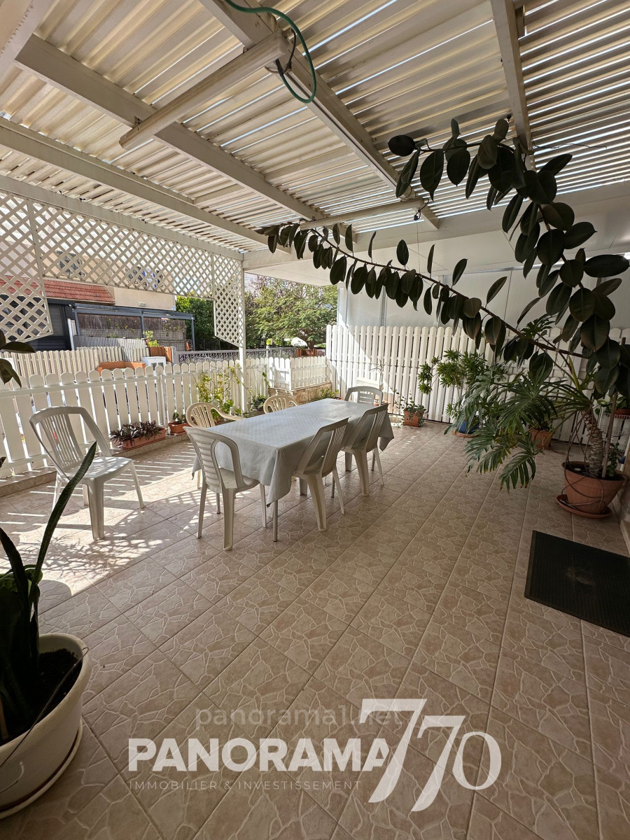 Casarão 8 cômodos Ascalão Echkole Paz 233-IBL-1583