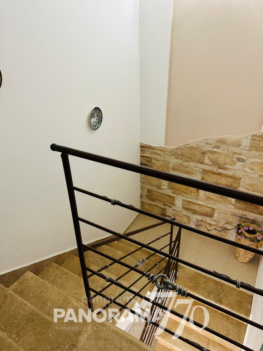 Casarão 8 cômodos Ascalão Echkole Paz 233-IBL-1583