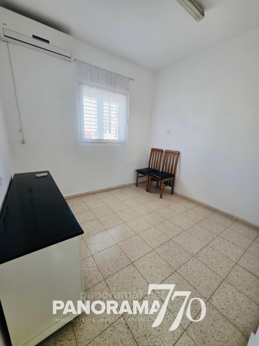 Apartamento 3 cômodos Ascalão Atikot 233-IBL-1607