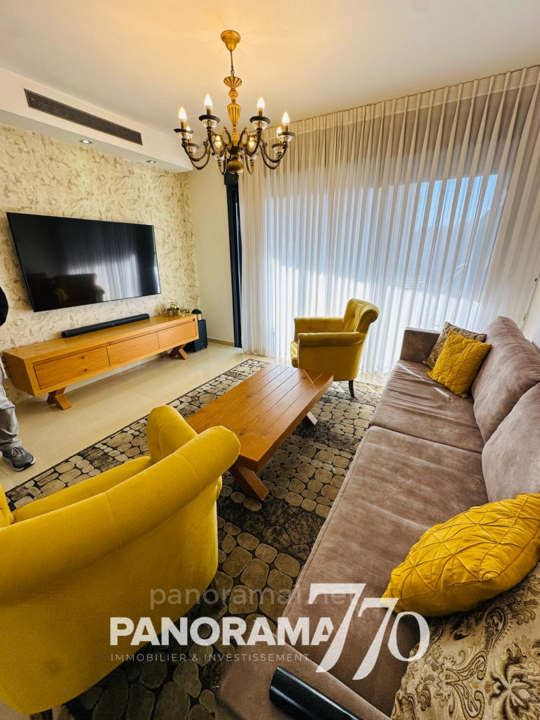 Apartamento 5 cômodos Ascalão Barnea 233-IBL-1644