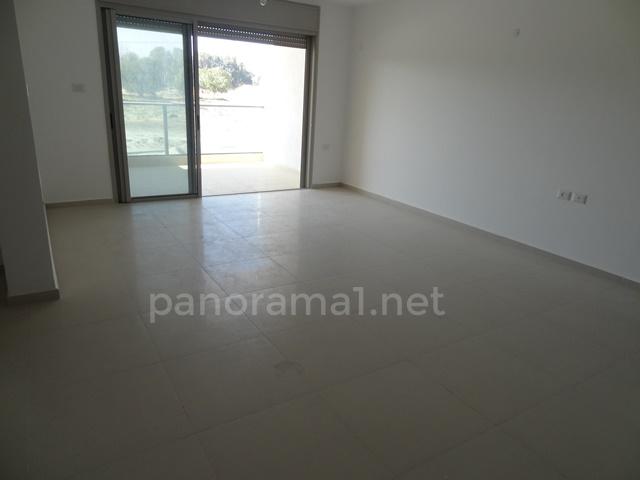 Apartamento 4 cômodos Ascalão Ascalão 233-IBL-961