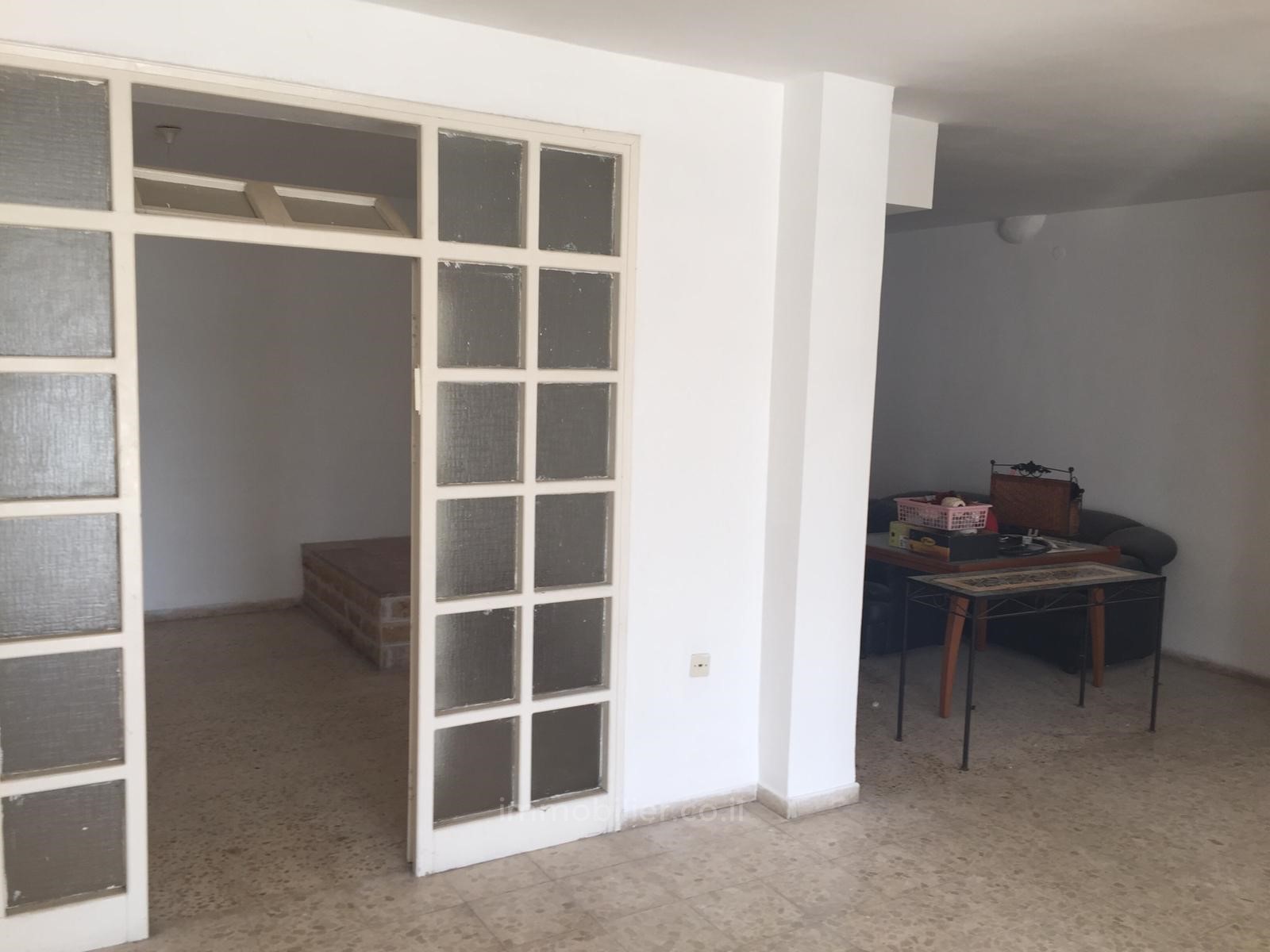 Apartamento 5 cômodos Jerusalém Abu Tor 245-IBL-1611