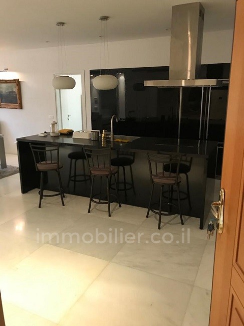 Apartamento 4 cômodos Jerusalém Centro da cidade 245-IBL-1613