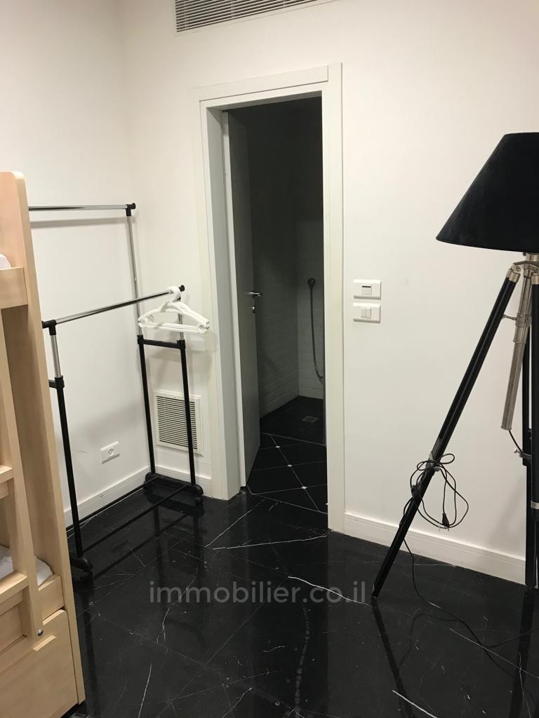 Apartamento 2.5 cômodos Jerusalém Centro da cidade 245-IBL-1706