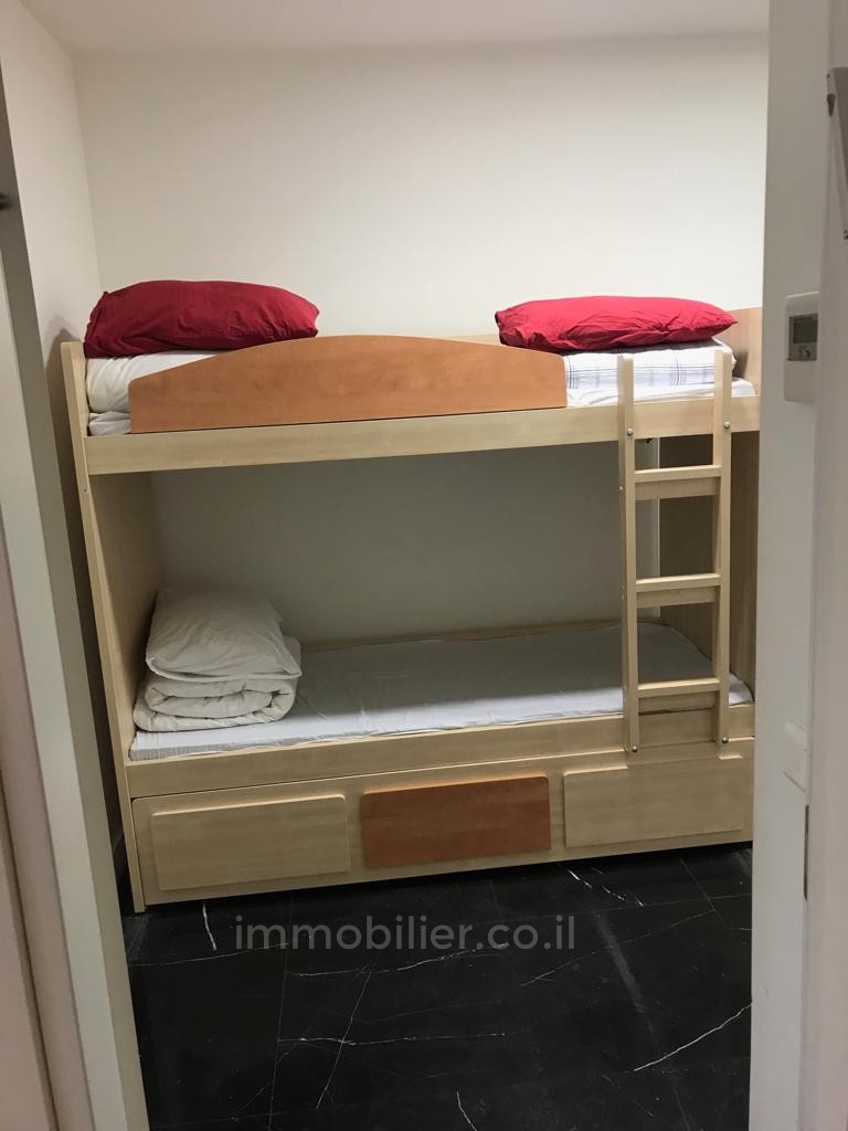 Apartamento 2.5 cômodos Jerusalém Centro da cidade 245-IBL-1706