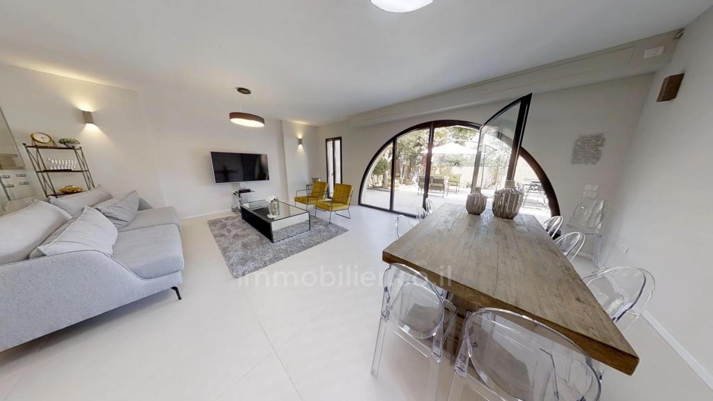 Duplex 5 cômodos Jerusalém Mamila 245-IBL-1715